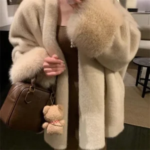 2025 Autumn And Winter New Environmentally Friendly Faux Mink Fur Coat, Women's Socialite Style Loose Fit fashionable coat
